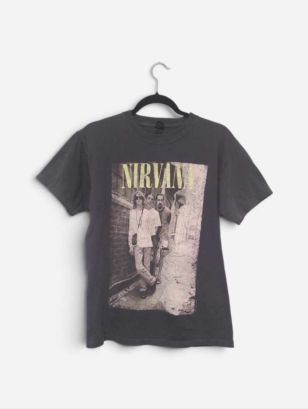 Nirvana Brick Wall Alley Graphic T-Shirt Y2K M&O Gold Tag Size Medium Grunge